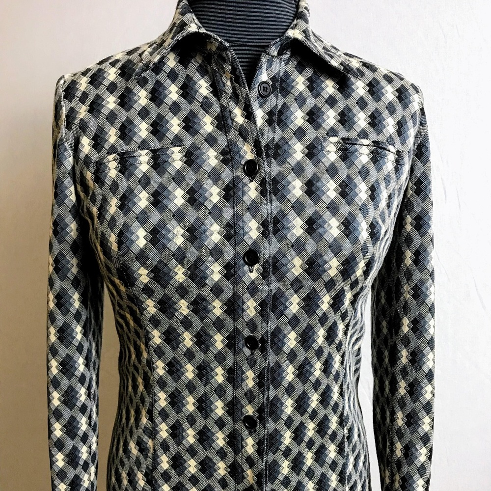 90’s : Guess Collection fitted and flattering